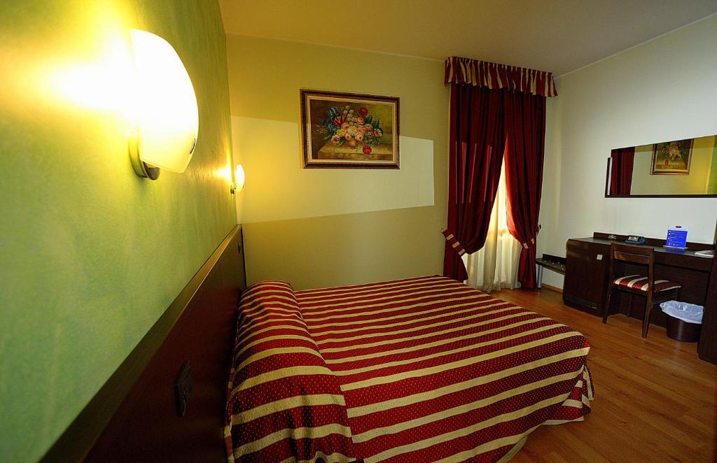 Hotel Iacone Chieti Bagian luar foto
