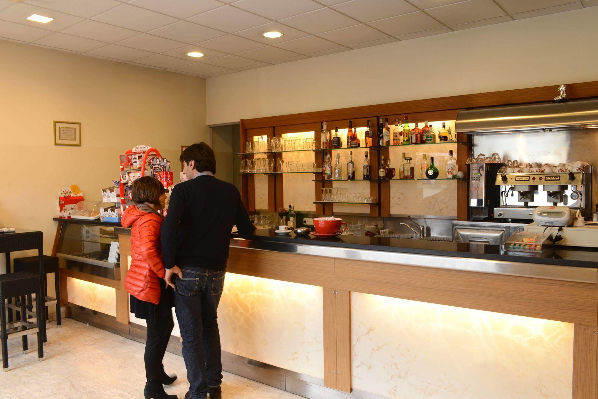 Hotel Iacone Chieti Bagian luar foto