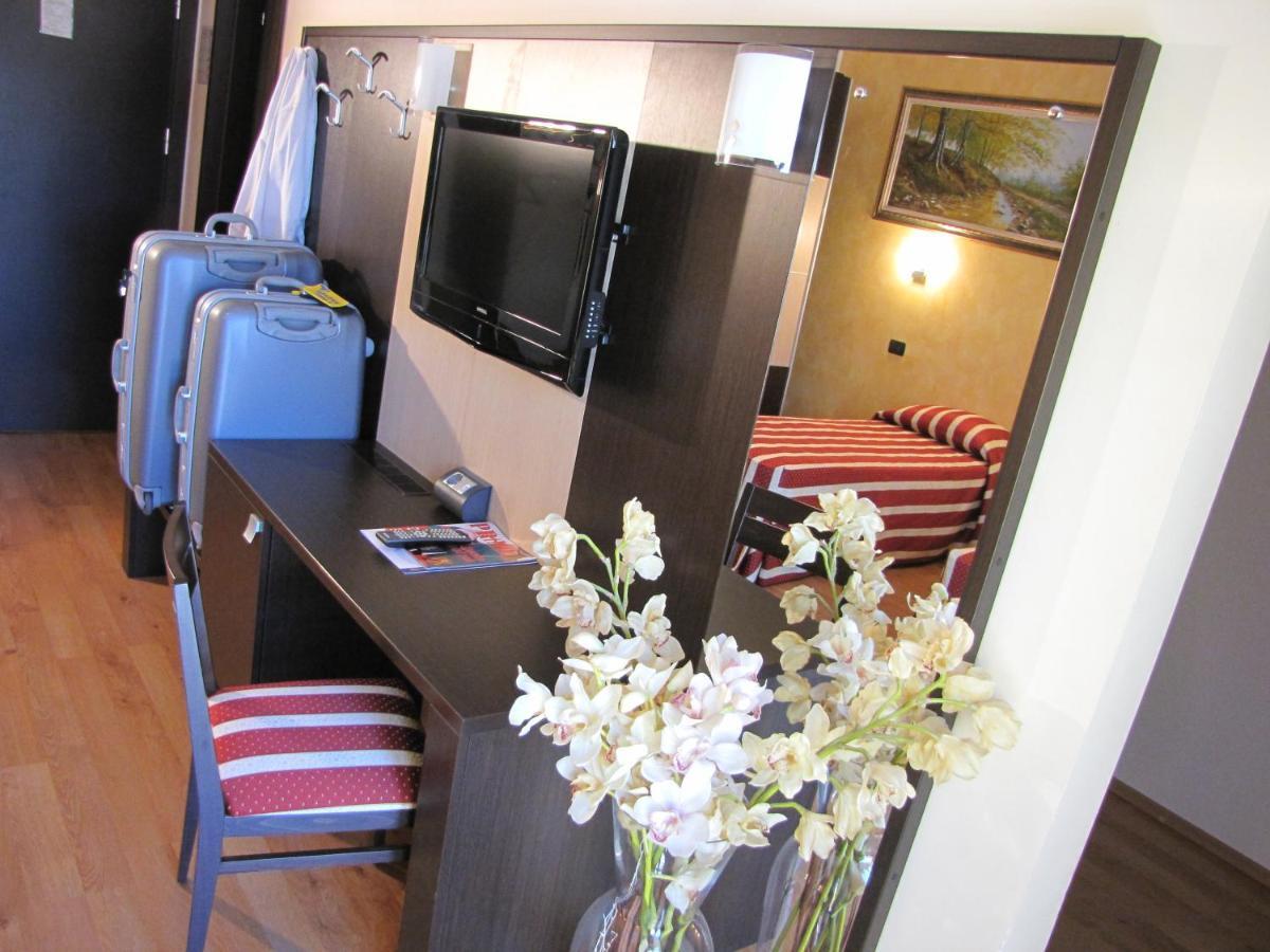 Hotel Iacone Chieti Ruang foto